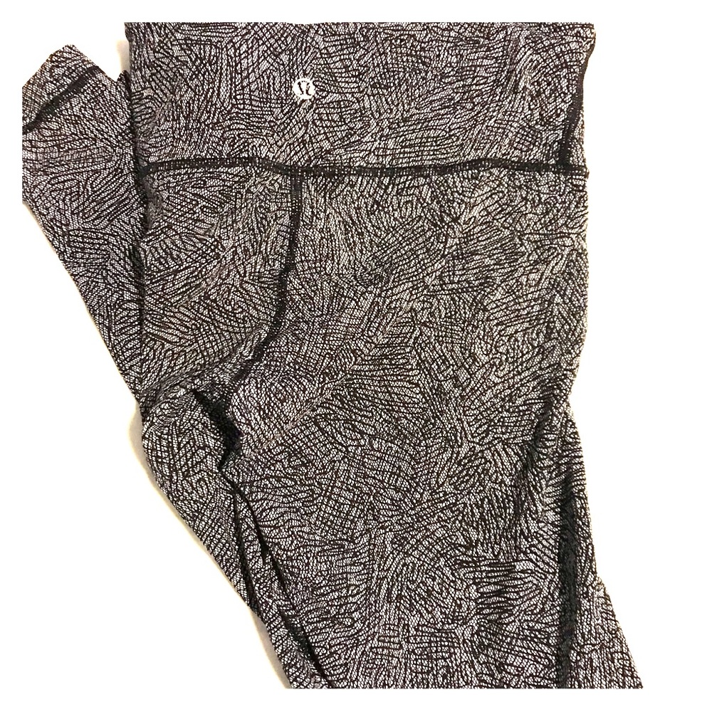 Lululemon Size 6 28” tights